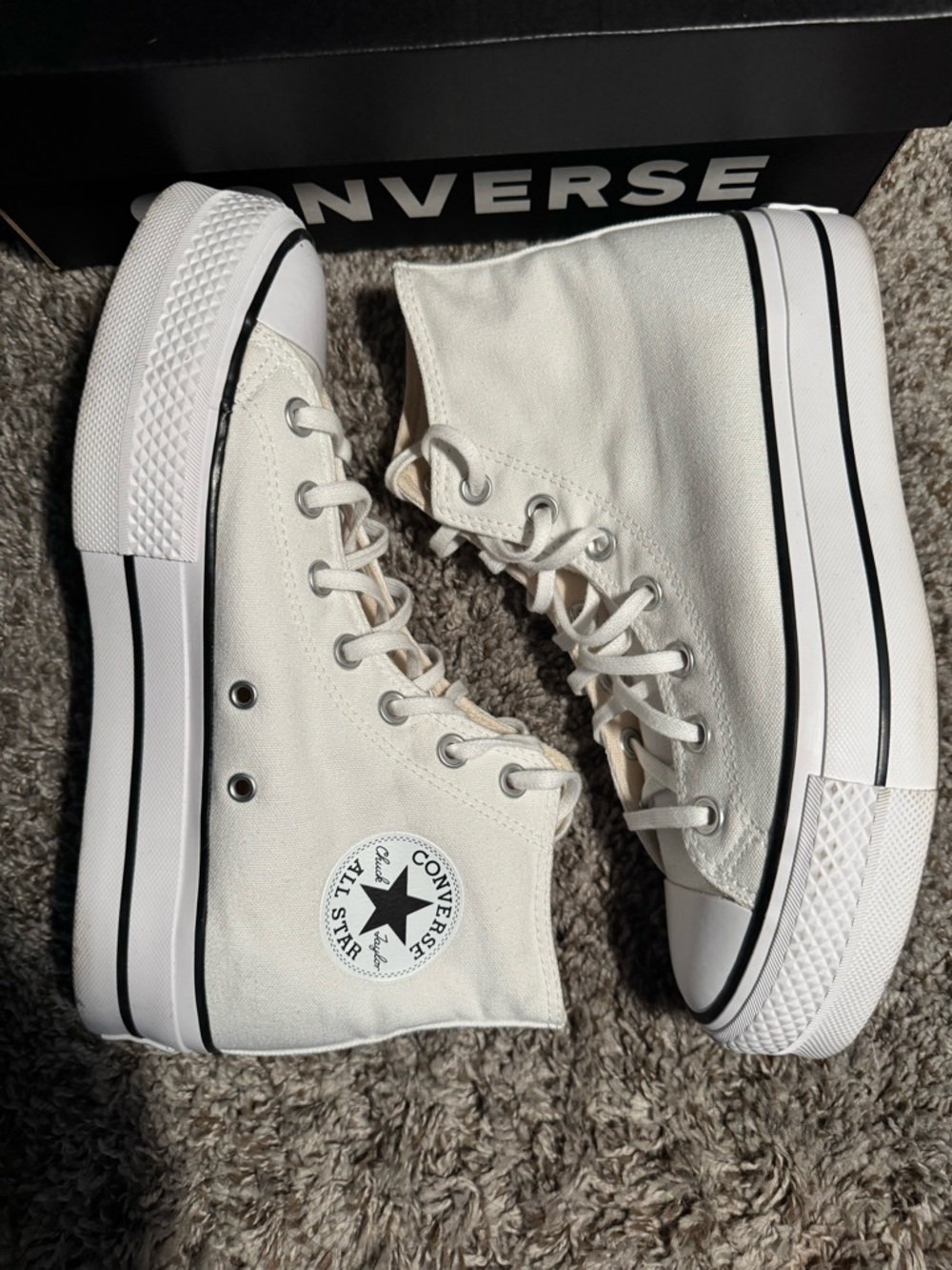 CHUCK TAYLOR ALL STAR LIFT HI PLATFORM - WOMENS - Picture 4 of 9